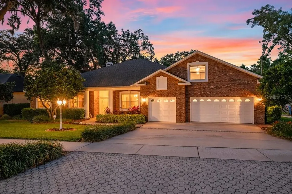 2221 Valrico Forest Drive Valrico FL 33594