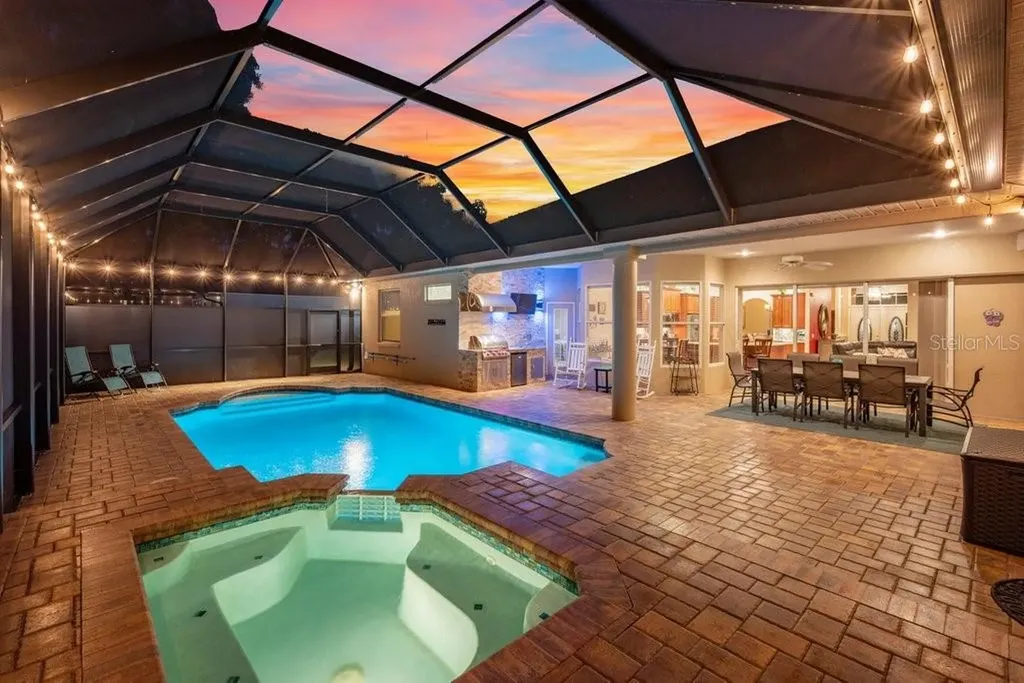 2221 Valrico Forest Drive Valrico FL 33594
