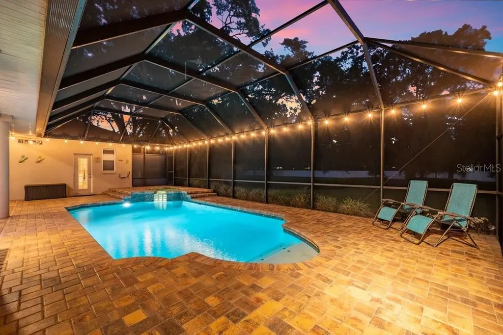 2221 Valrico Forest Drive Valrico FL 33594