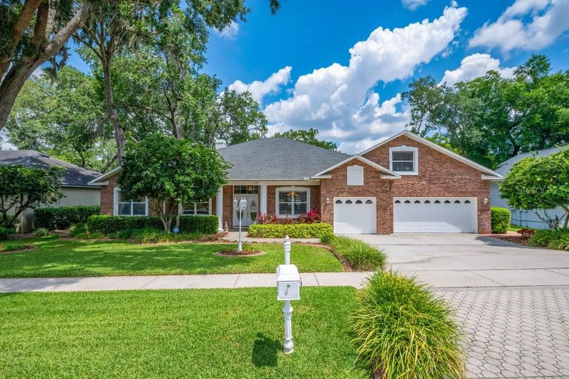 2221 Valrico Forest Drive Valrico FL 33594