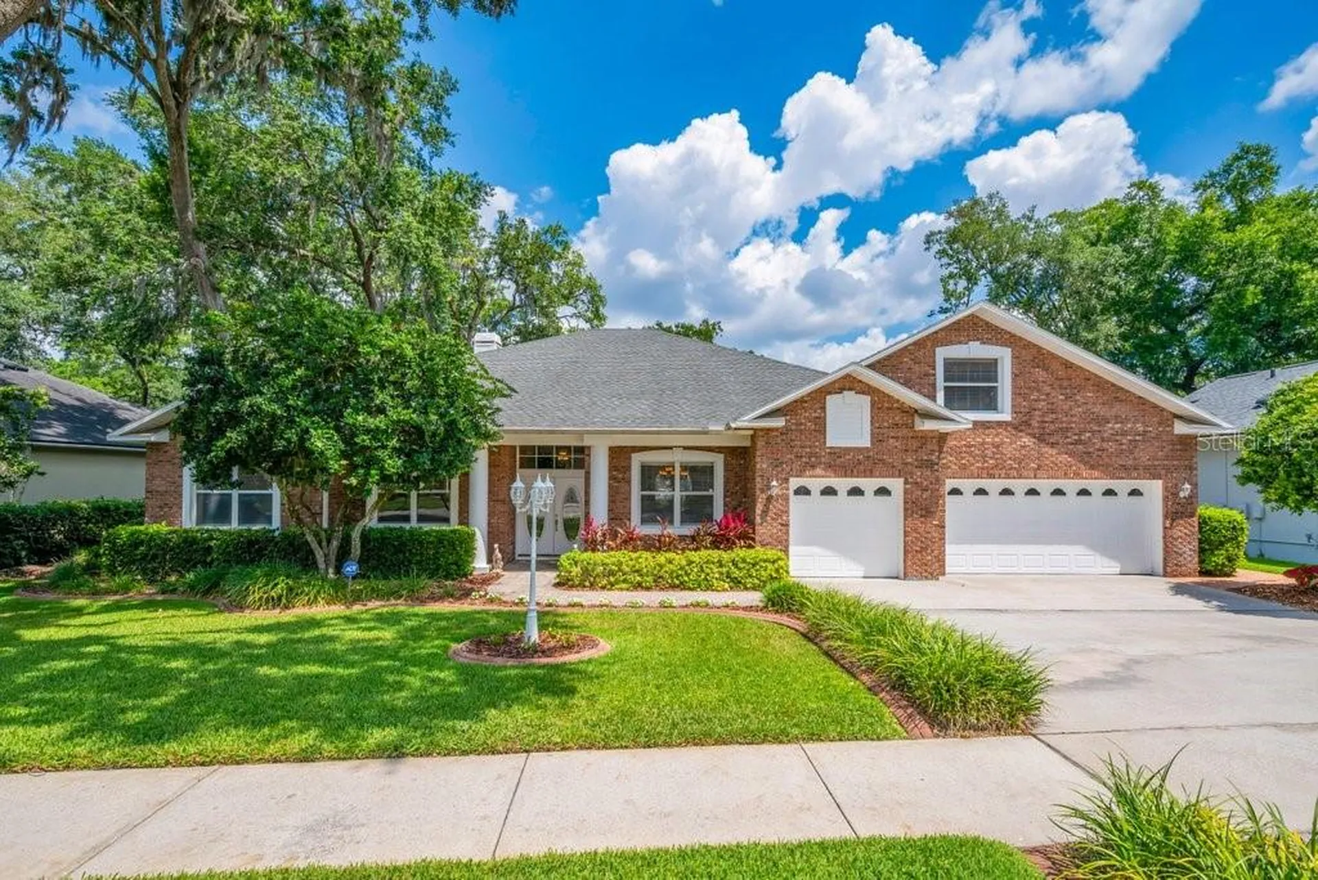 2221 Valrico Forest Drive Valrico FL 33594