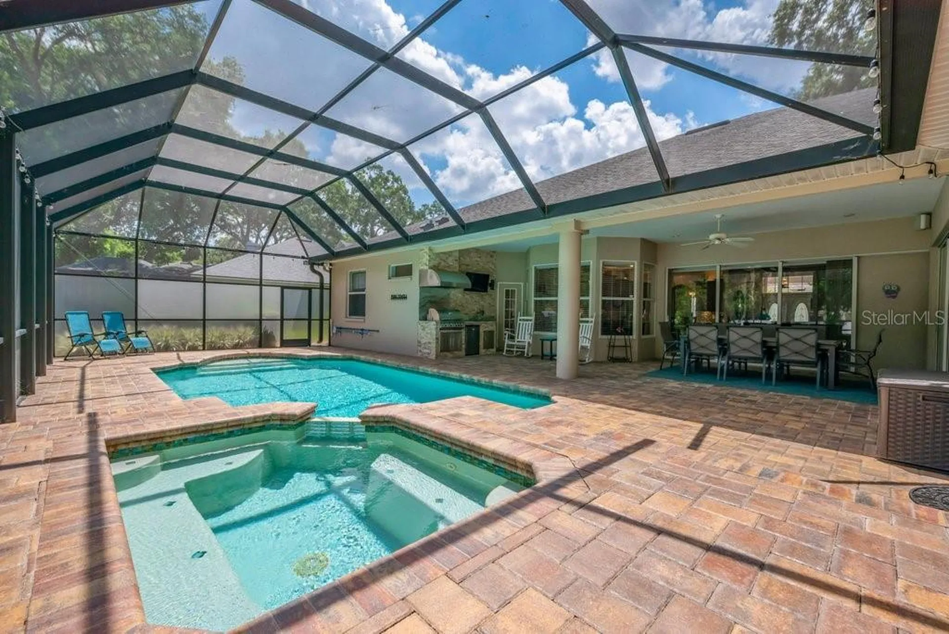 2221 Valrico Forest Drive Valrico FL 33594