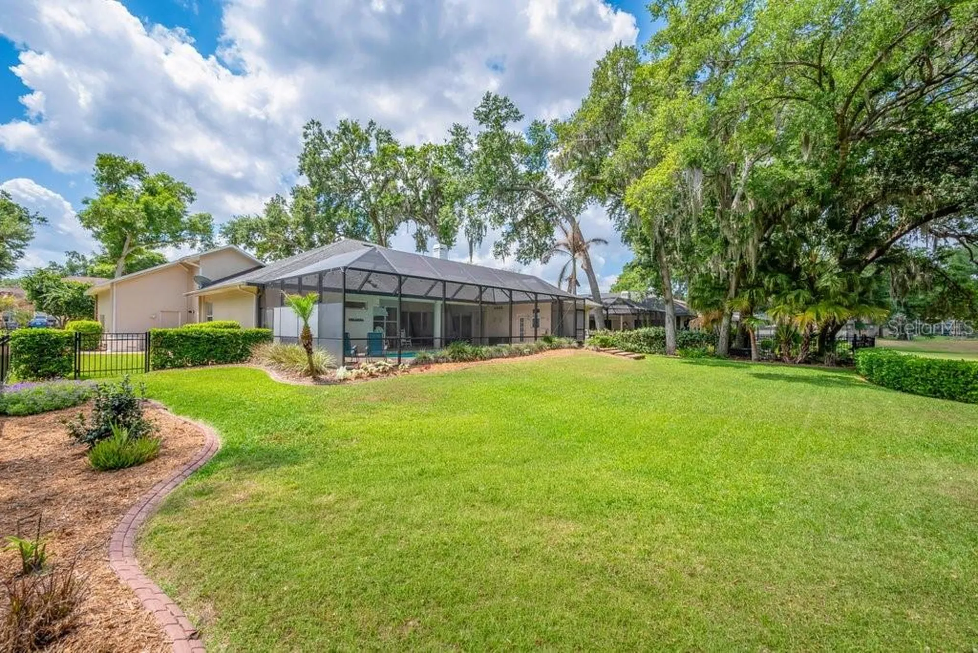 2221 Valrico Forest Drive Valrico FL 33594