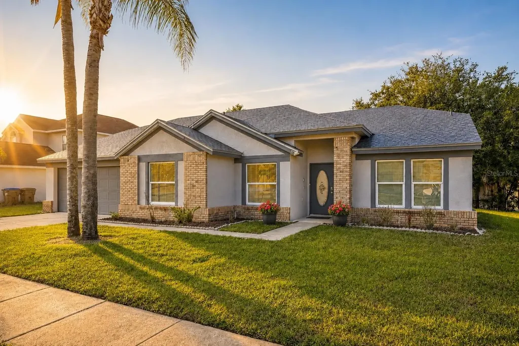 2948 Pembridge Street Kissimmee FL 34747