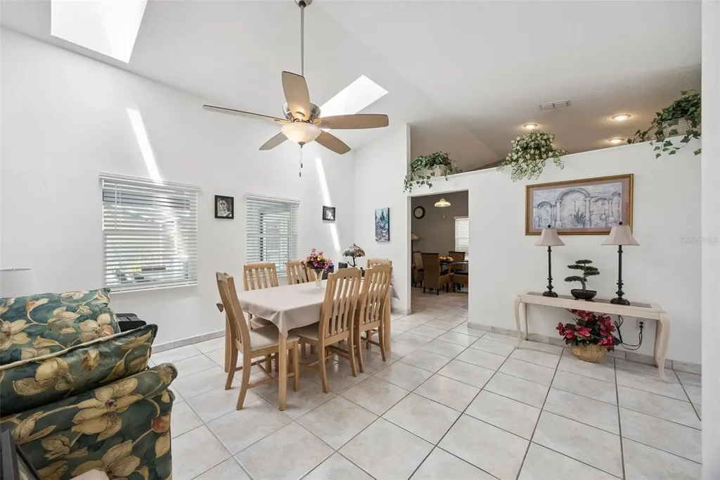 2948 Pembridge Street Kissimmee FL 34747