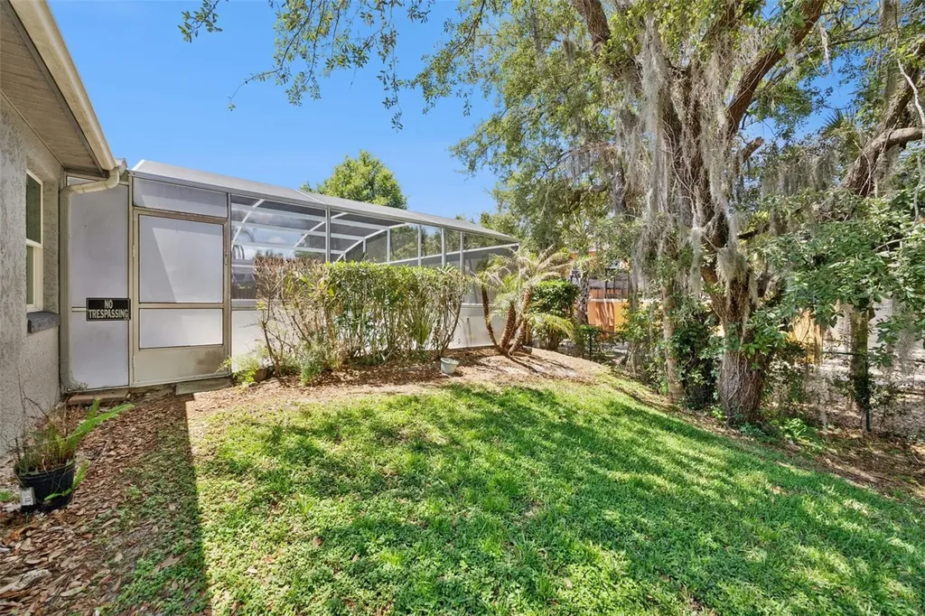 2948 Pembridge Street Kissimmee FL 34747