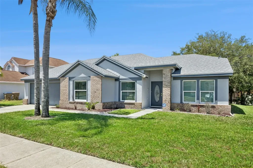 2948 Pembridge Street Kissimmee FL 34747