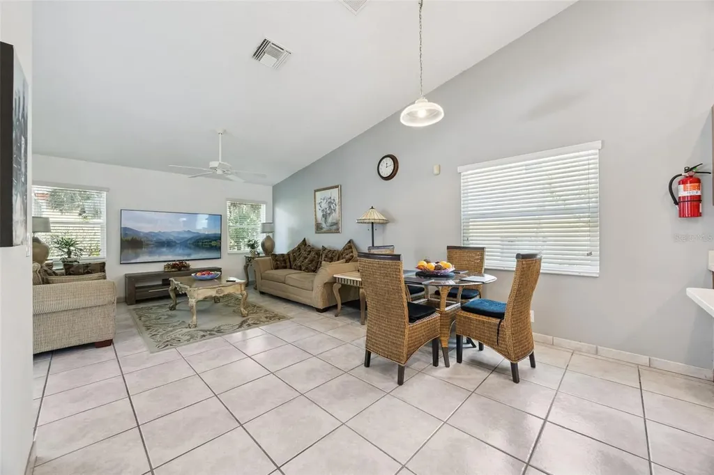 2948 Pembridge Street Kissimmee FL 34747
