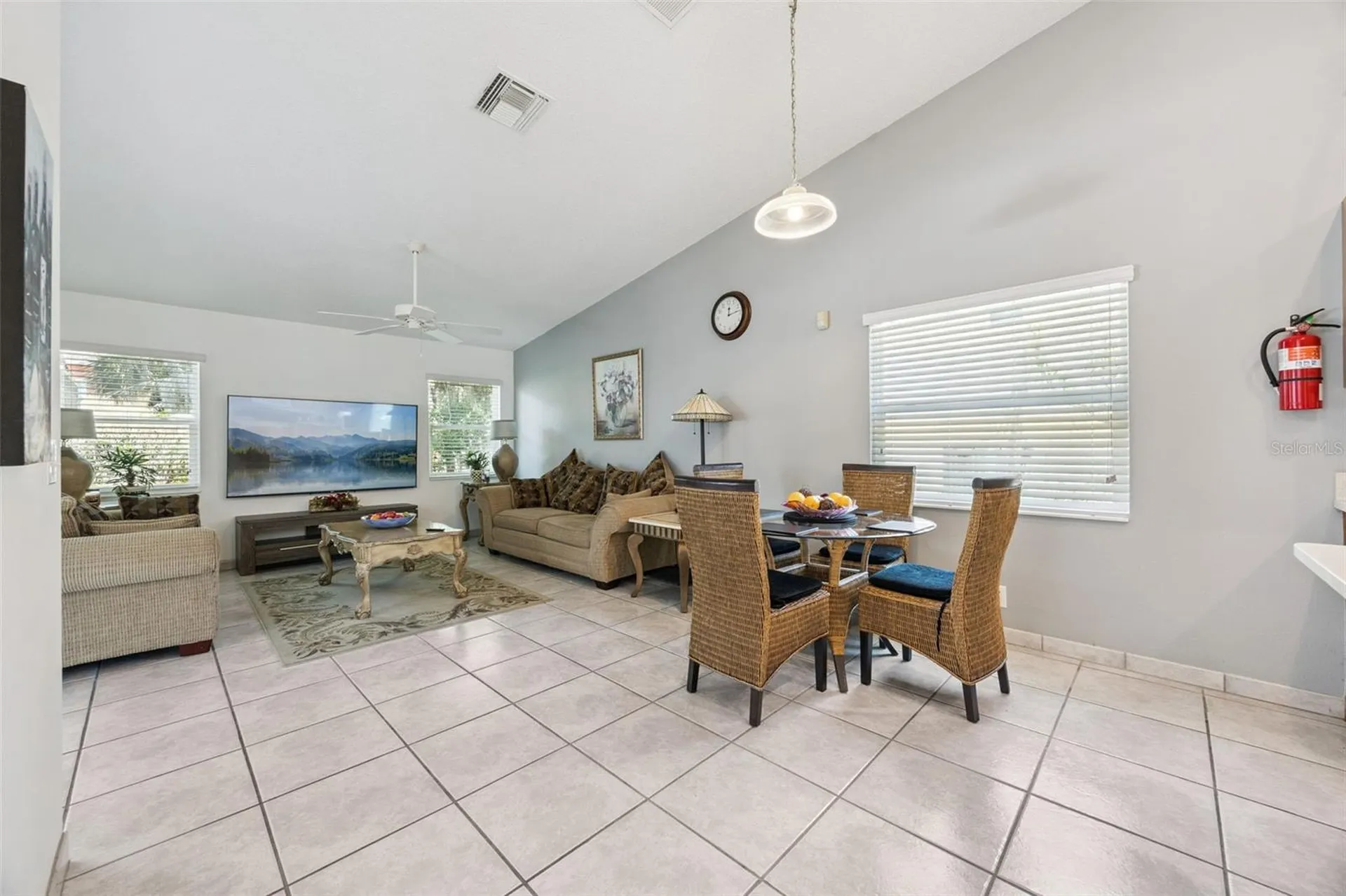 2948 Pembridge Street Kissimmee FL 34747