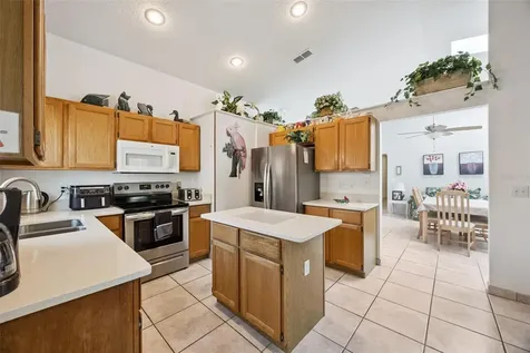 2948 Pembridge Street Kissimmee FL 34747