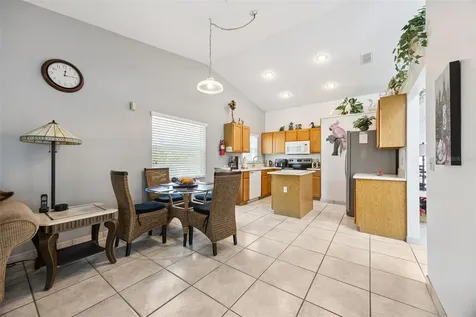 2948 Pembridge Street Kissimmee FL 34747