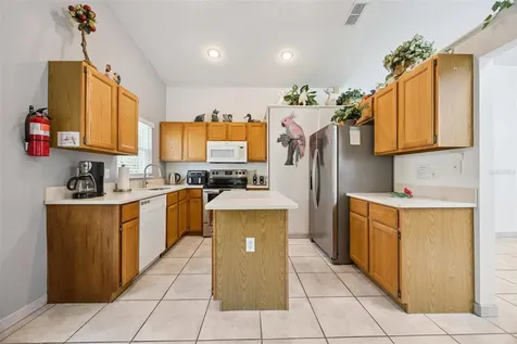 2948 Pembridge Street Kissimmee FL 34747