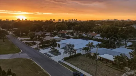 806 Osceola Road Belleair FL 33756