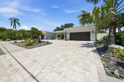 806 Osceola Road Belleair FL 33756
