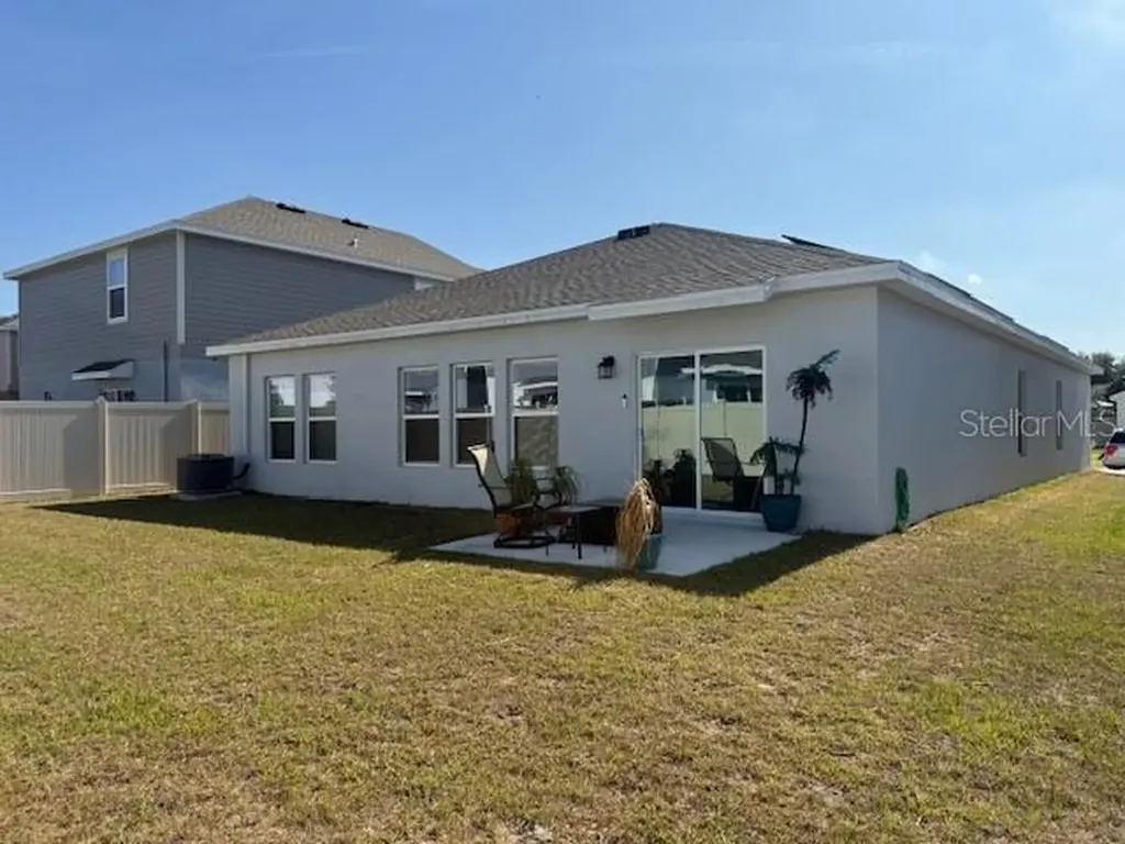 1224 Deepwater Circle Eagle Lake FL 33839