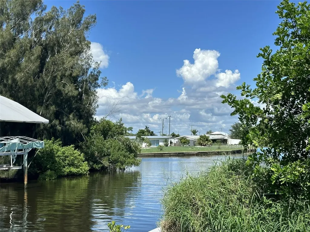 835 Conreid Drive NE Port Charlotte FL 33952