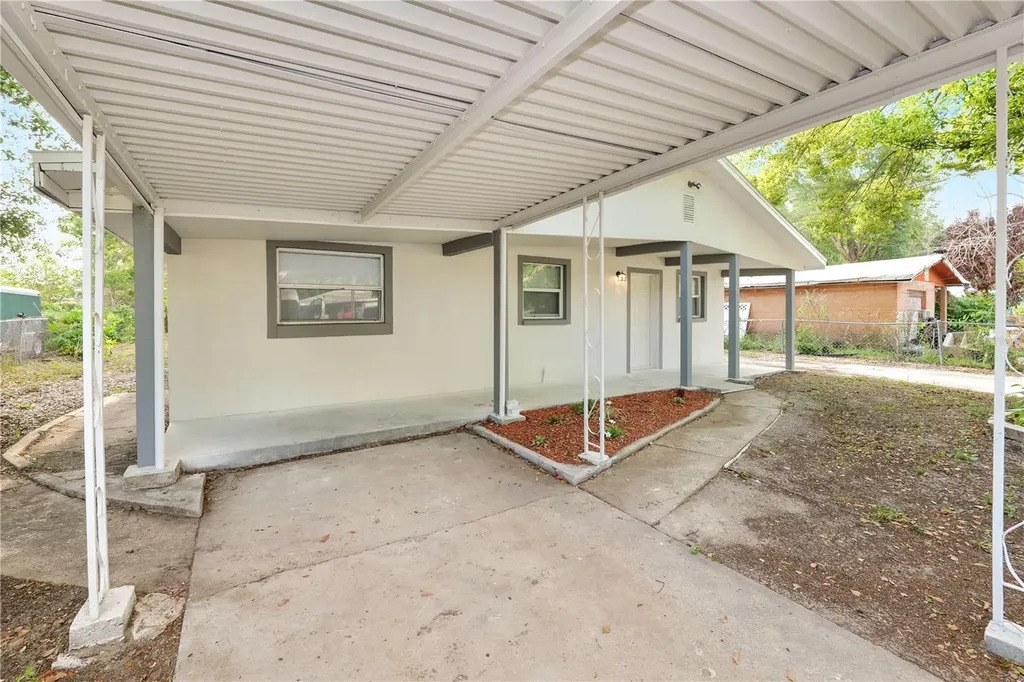 114 Shelton Avenue Auburndale FL 33823
