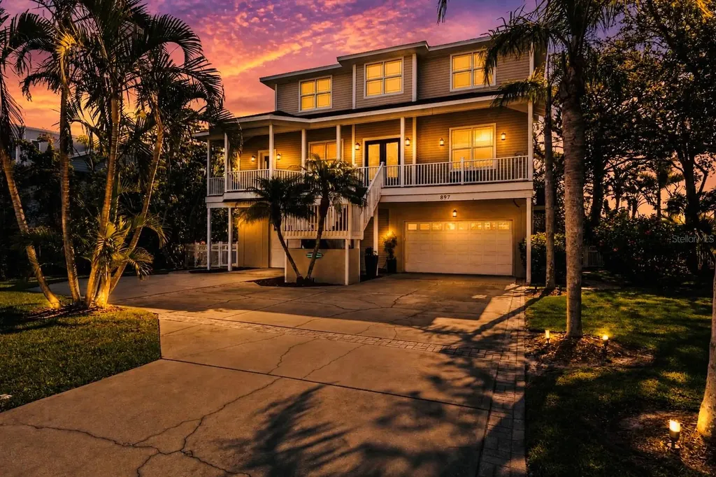 897 Point Seaside Drive Crystal Beach FL 34681