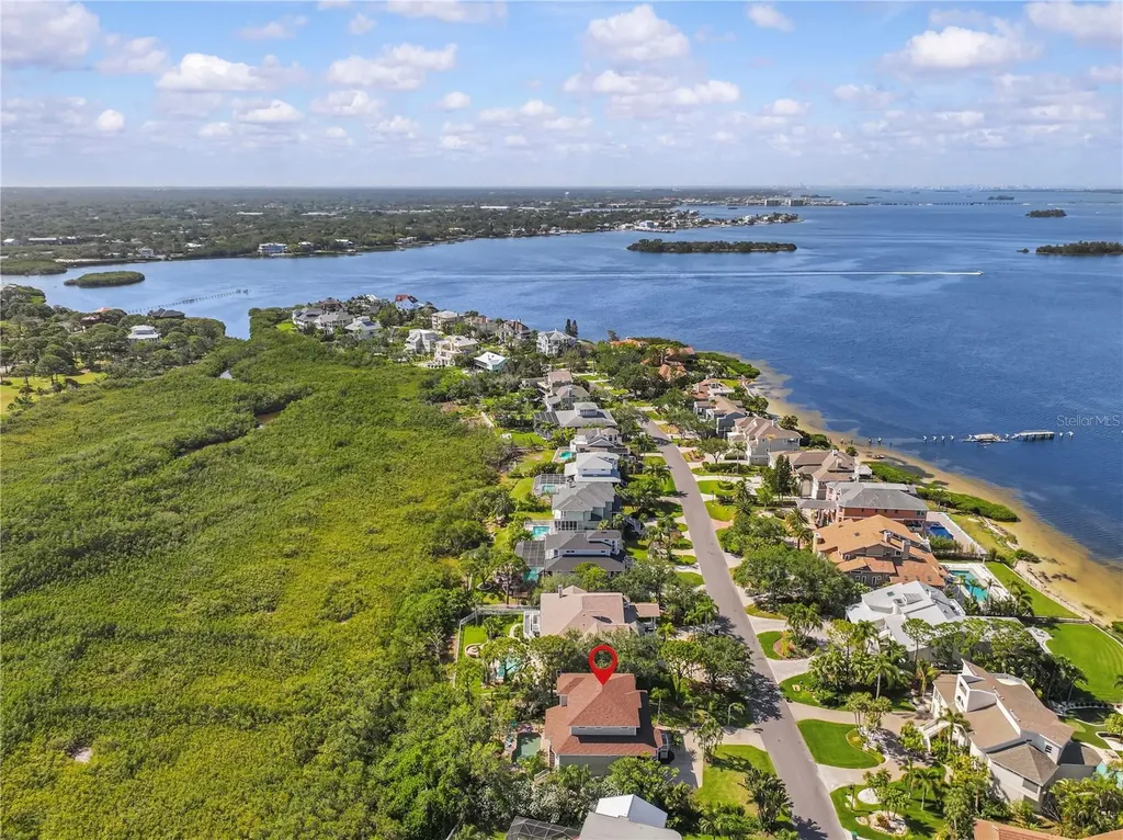 897 Point Seaside Drive Crystal Beach FL 34681