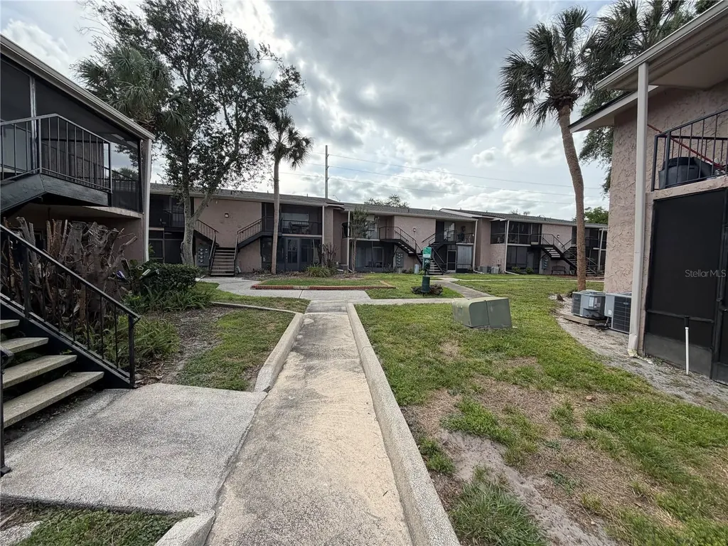 1167 Calle Del Rey Casselberry FL 32707