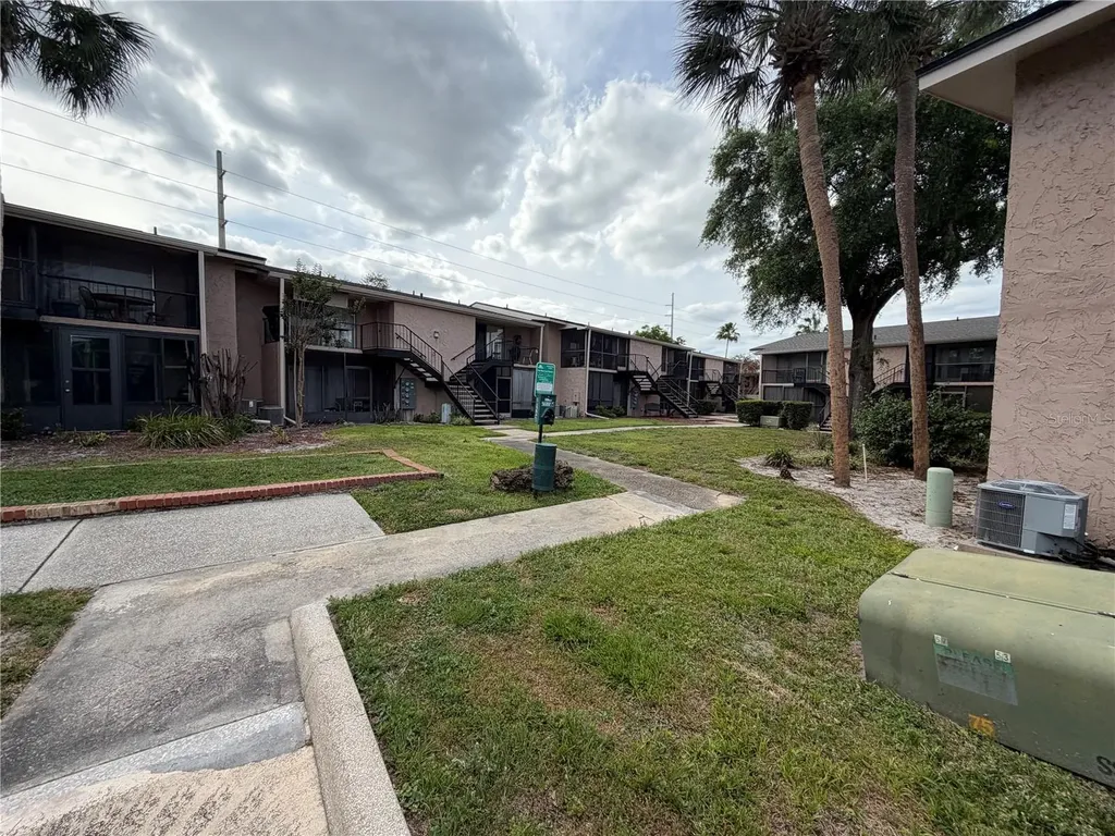1167 Calle Del Rey Casselberry FL 32707