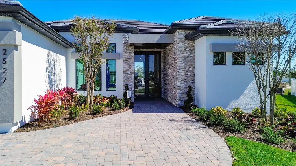 2527 Gleason Parkway Cape Coral FL 33914
