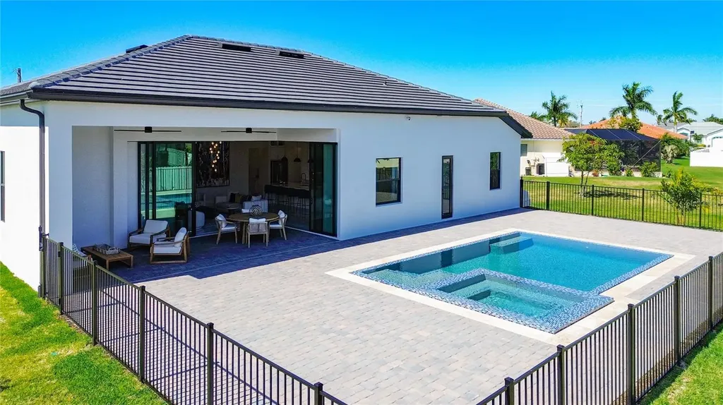 2527 Gleason Parkway Cape Coral FL 33914