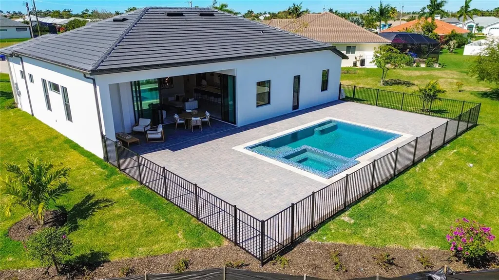 2527 Gleason Parkway Cape Coral FL 33914