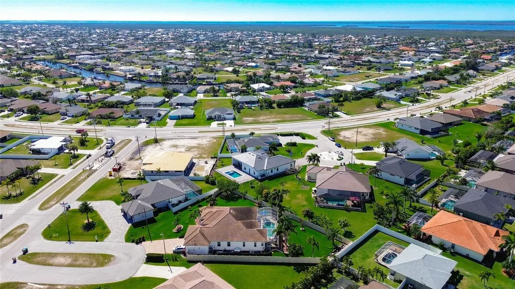 2527 Gleason Parkway Cape Coral FL 33914