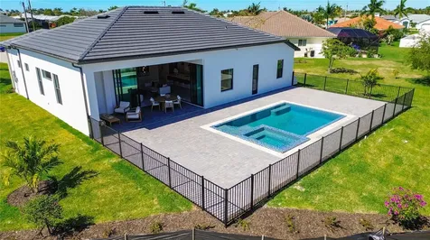 2527 Gleason Parkway Cape Coral FL 33914