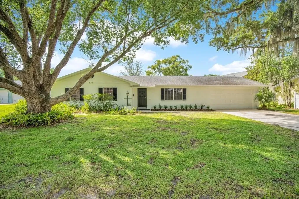 524 Queens Mirror Circle Casselberry FL 32707