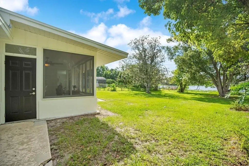 524 Queens Mirror Circle Casselberry FL 32707