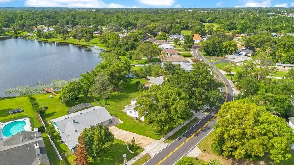524 Queens Mirror Circle Casselberry FL 32707