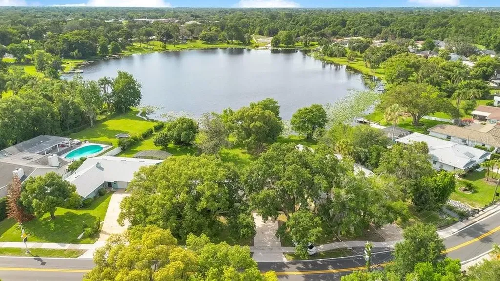 524 Queens Mirror Circle Casselberry FL 32707