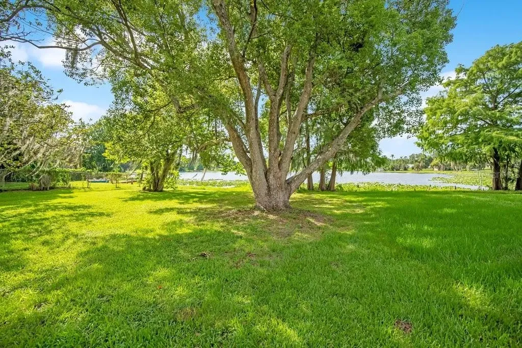 524 Queens Mirror Circle Casselberry FL 32707