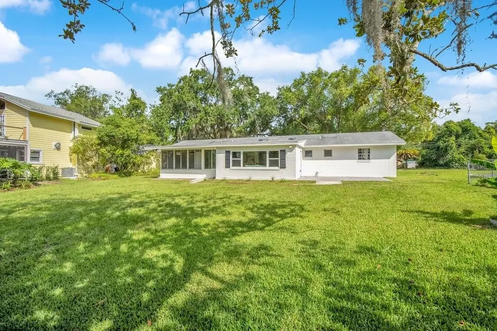 524 Queens Mirror Circle Casselberry FL 32707