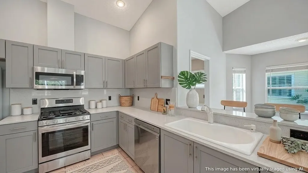 8928 Whitemarsh Avenue Sarasota FL 34238