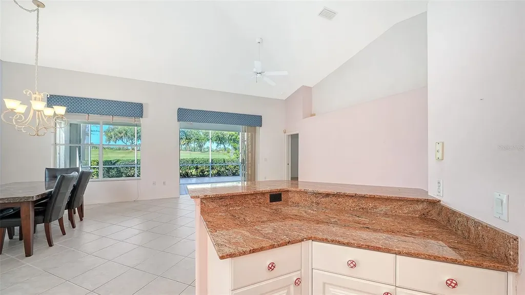 8928 Whitemarsh Avenue Sarasota FL 34238