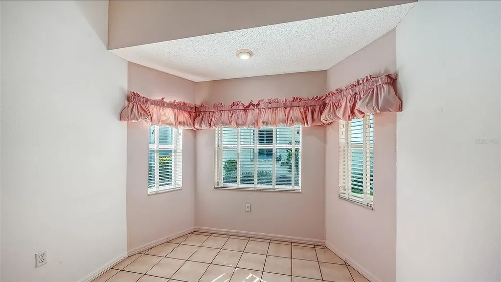 8928 Whitemarsh Avenue Sarasota FL 34238
