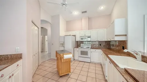 8928 Whitemarsh Avenue Sarasota FL 34238