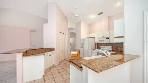 8928 Whitemarsh Avenue Sarasota FL 34238