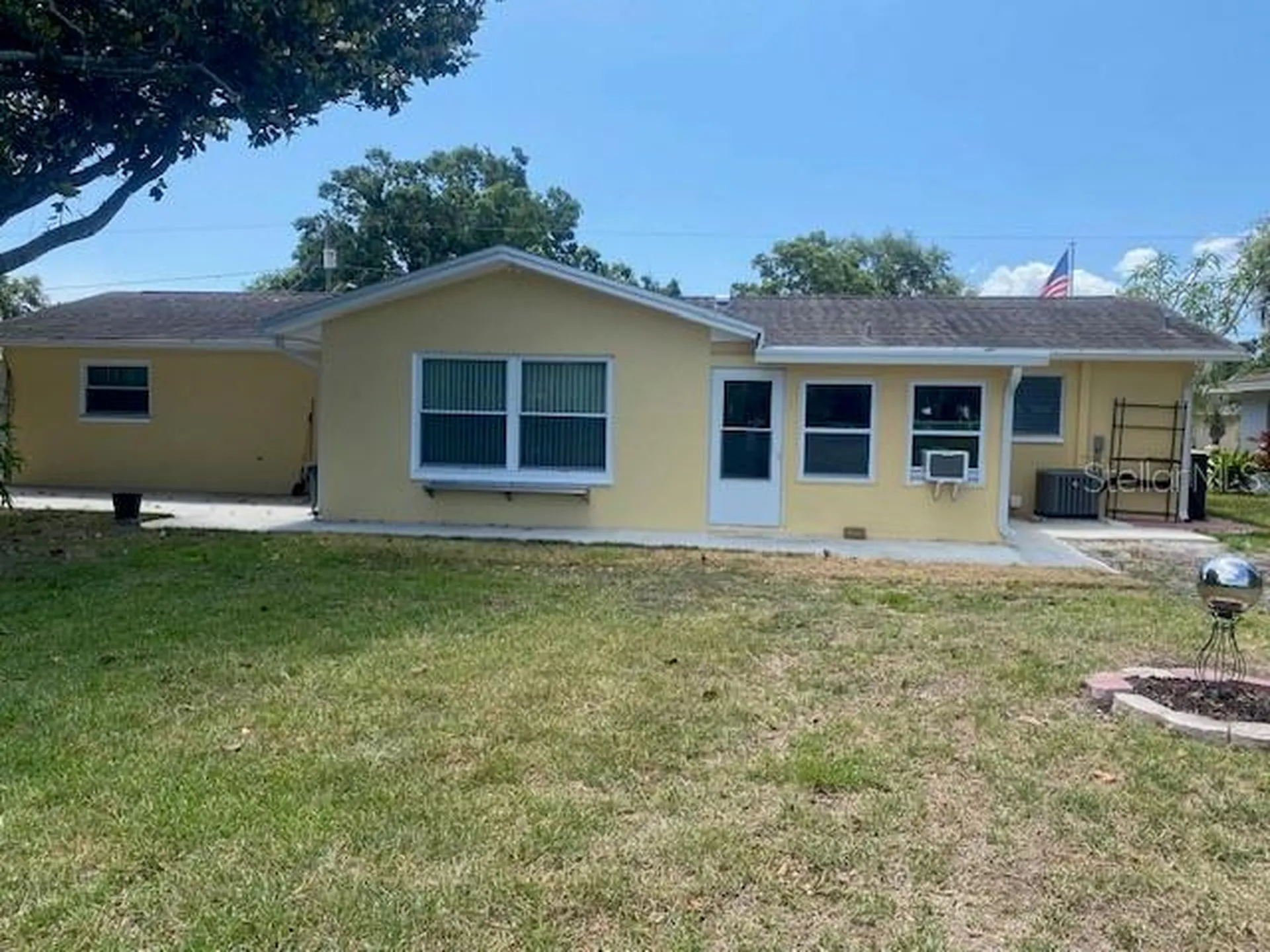 2134 Mckinley Street Clearwater FL 33765