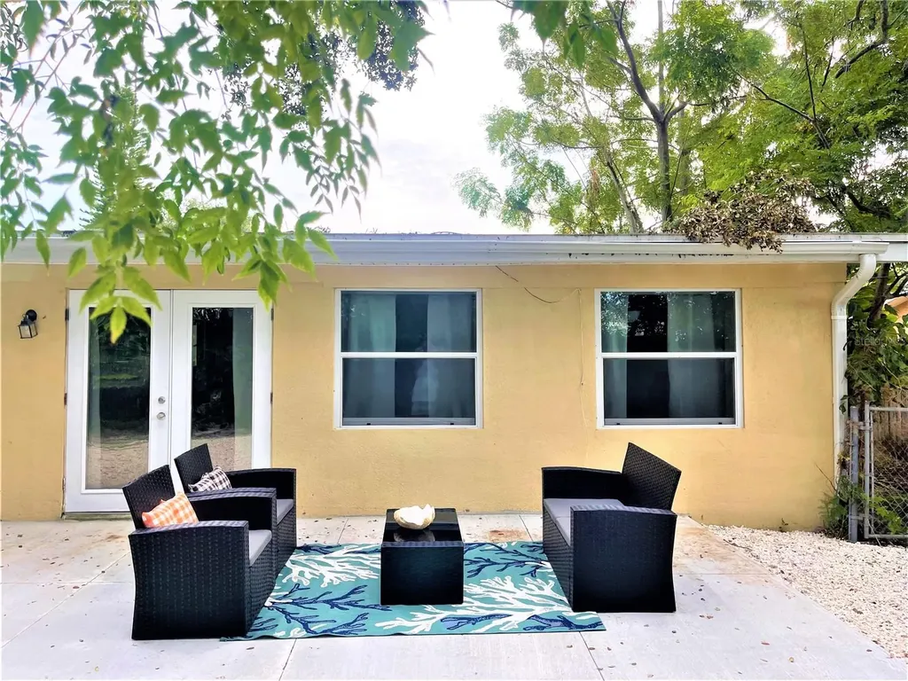 5106 104th Street N St Petersburg FL 33708