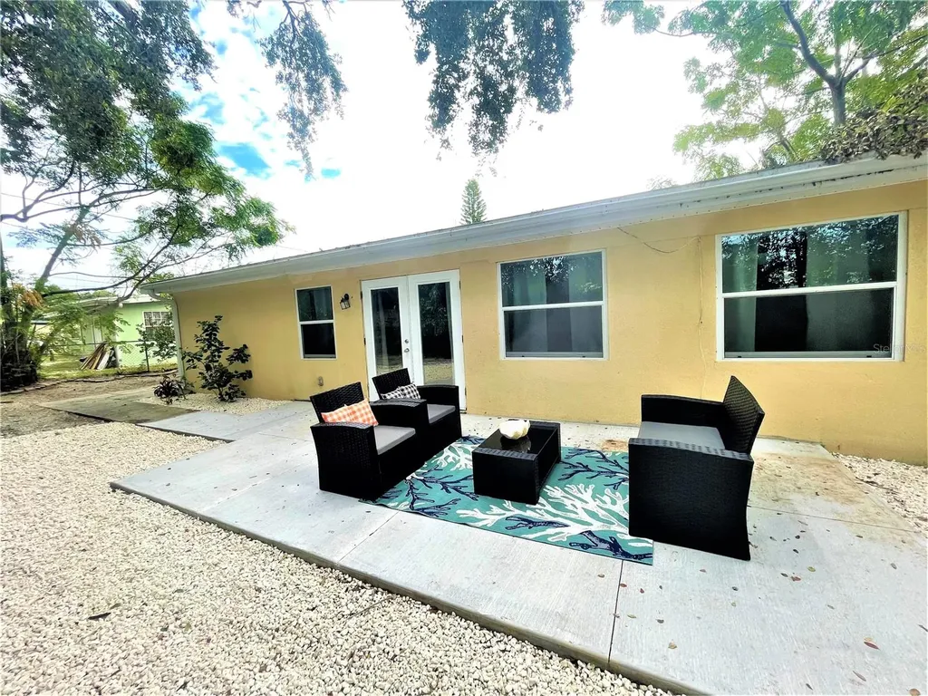 5106 104th Street N St Petersburg FL 33708