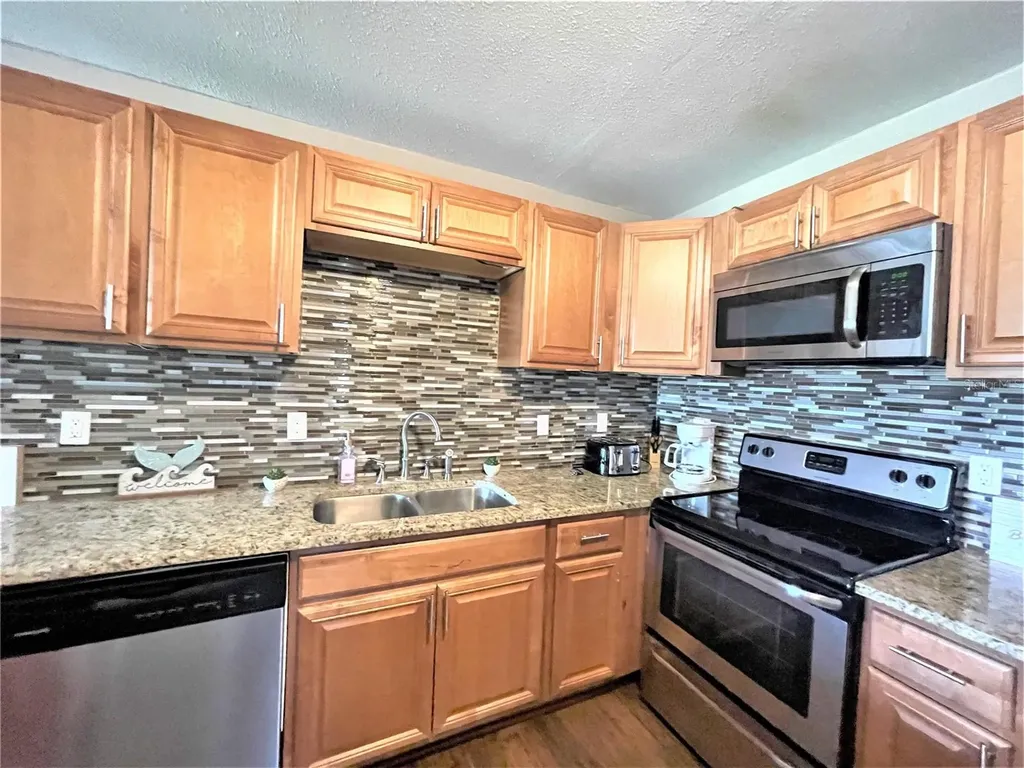 5106 104th Street N St Petersburg FL 33708