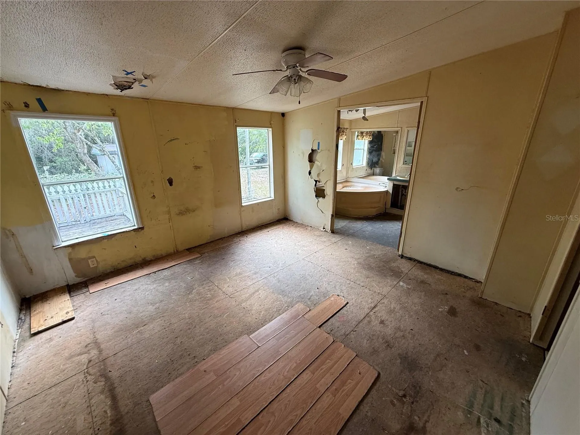 18710 SE 61st Street Road Ocklawaha FL 32179