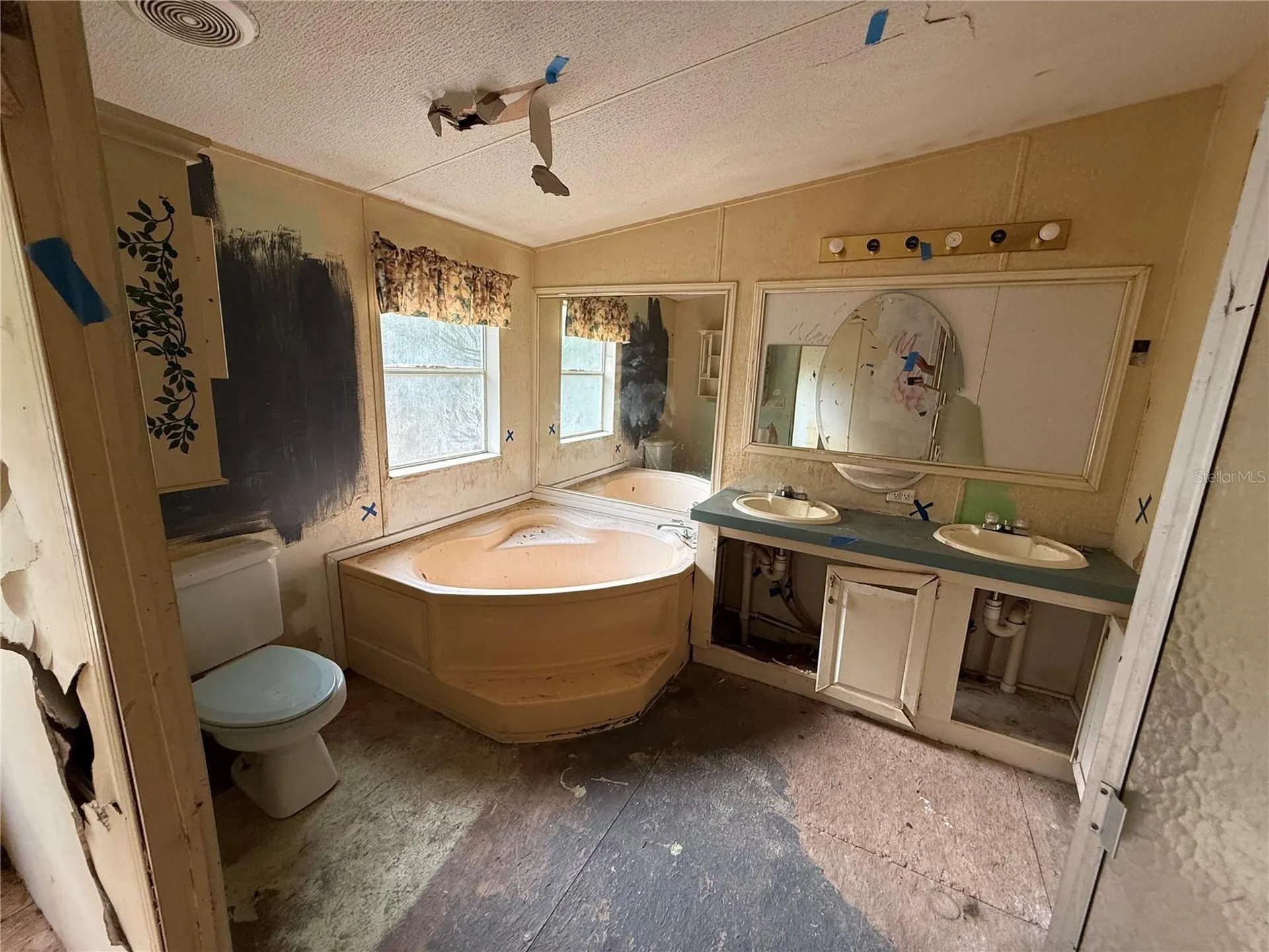 18710 SE 61st Street Road Ocklawaha FL 32179