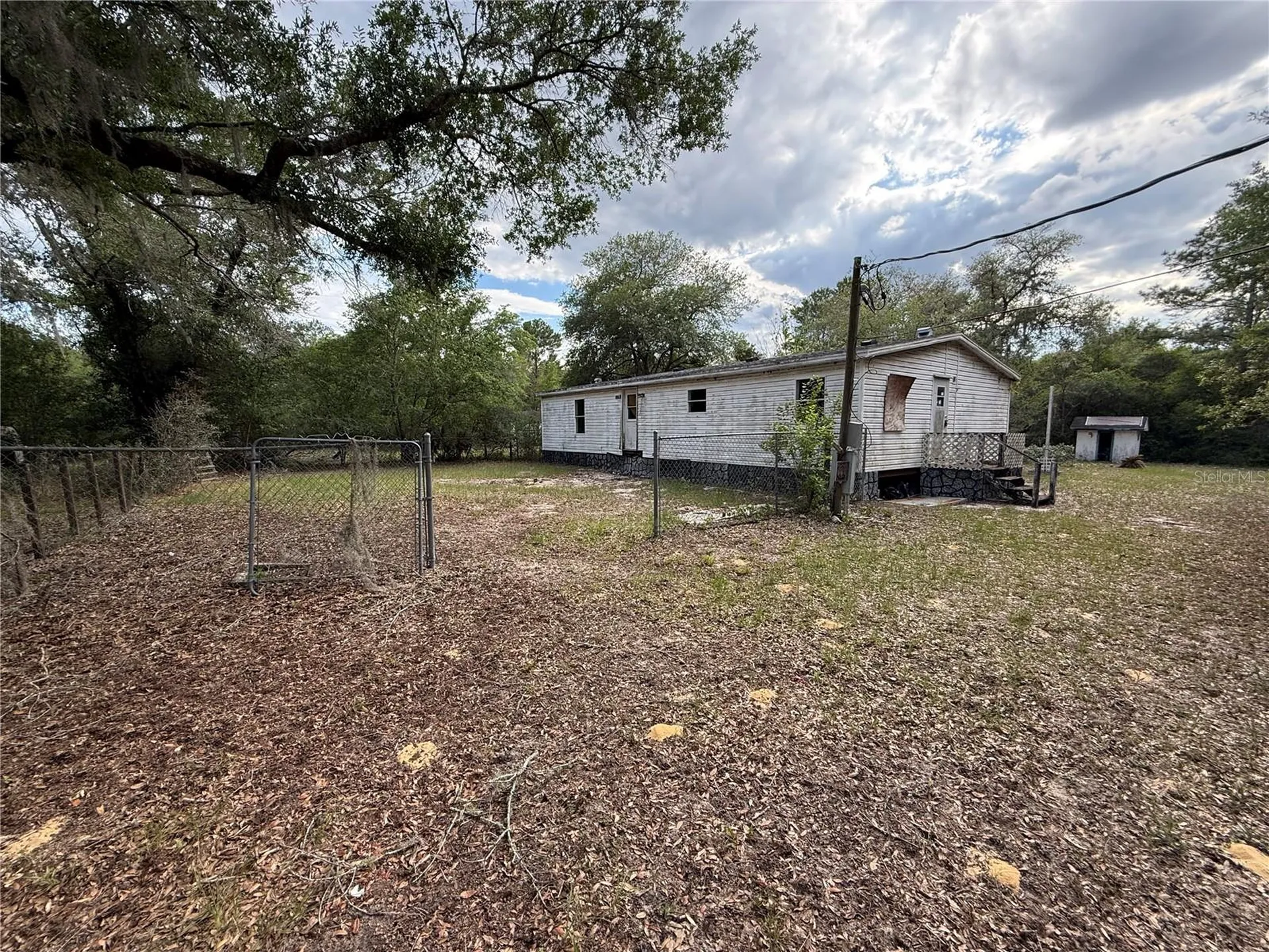 18710 SE 61st Street Road Ocklawaha FL 32179