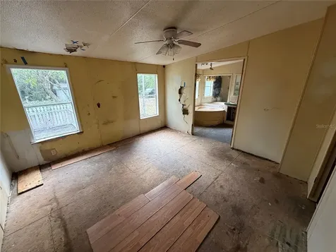 18710 SE 61st Street Road Ocklawaha FL 32179