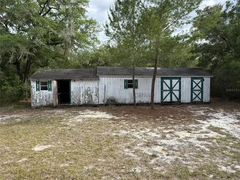 18710 SE 61st Street Road Ocklawaha FL 32179